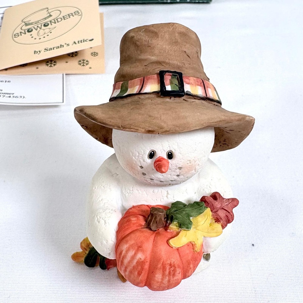 NWB VTG Sarahs Attic‎ SnowWonders Snowman Figurine November Pumpkin Leaves 1998